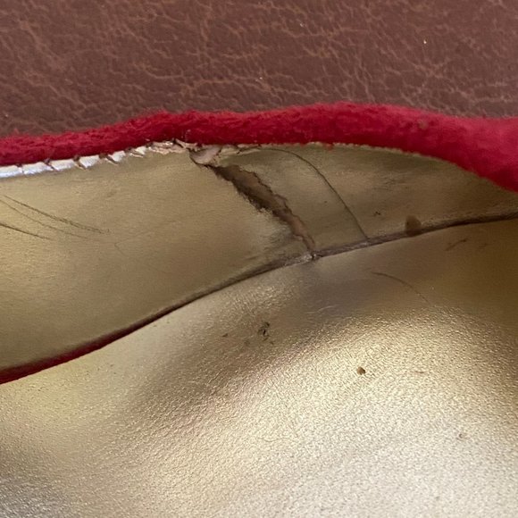 Nine West 6M Red Suede with Gold Toe Cap Pump - Picture 9 of 15